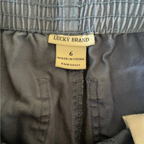 SOLD Boy’s Lucky 🍀 Brand matching outfit short sleeve top & shorts Size 6 - Picture 3 of 4